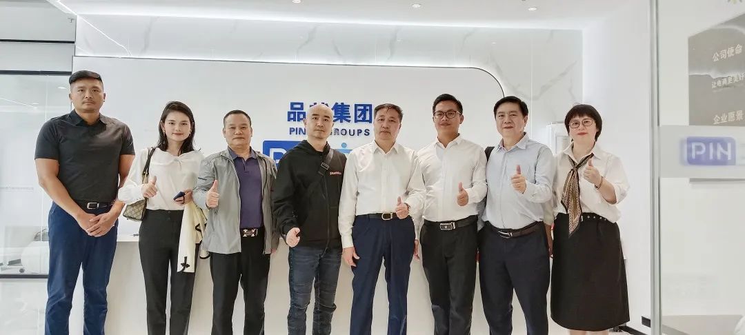 市商务局率队赴福建开展Z6·尊龙电商考察交流(图2)