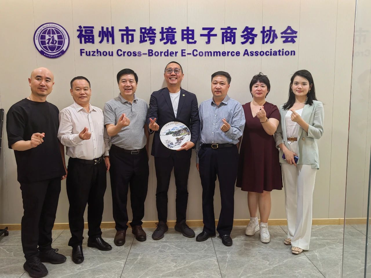 市商务局率队赴福建开展Z6·尊龙电商考察交流(图8)