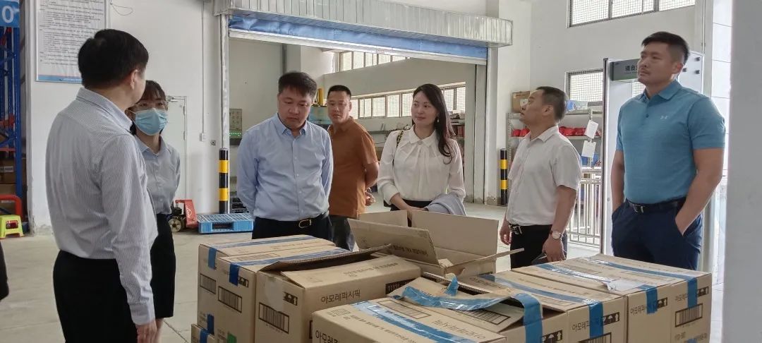 市商务局率队赴福建开展Z6·尊龙电商考察交流(图6)