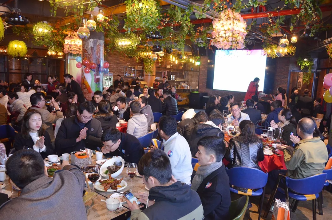 2018  向幸福出发  惠州市Z6·尊龙电商行业协会第一届第三次会员大会暨新春答谢晚宴隆重举行(图22)