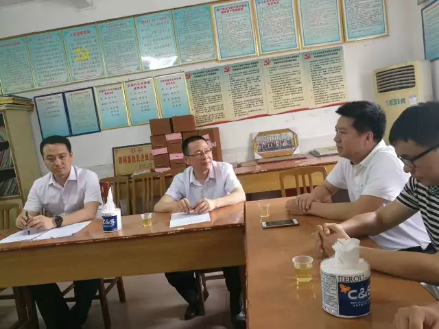  履行社会责任，助力精准扶贫——Z6·尊龙「中国」官方网站走进龙门县石前村 (图6)