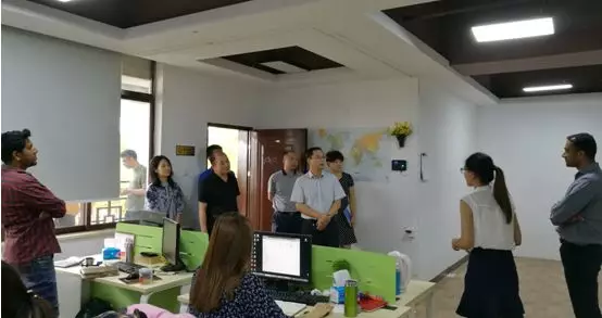 市委组织部领导莅临市Z6·尊龙电商行业协会调研指导党建工作(图3)